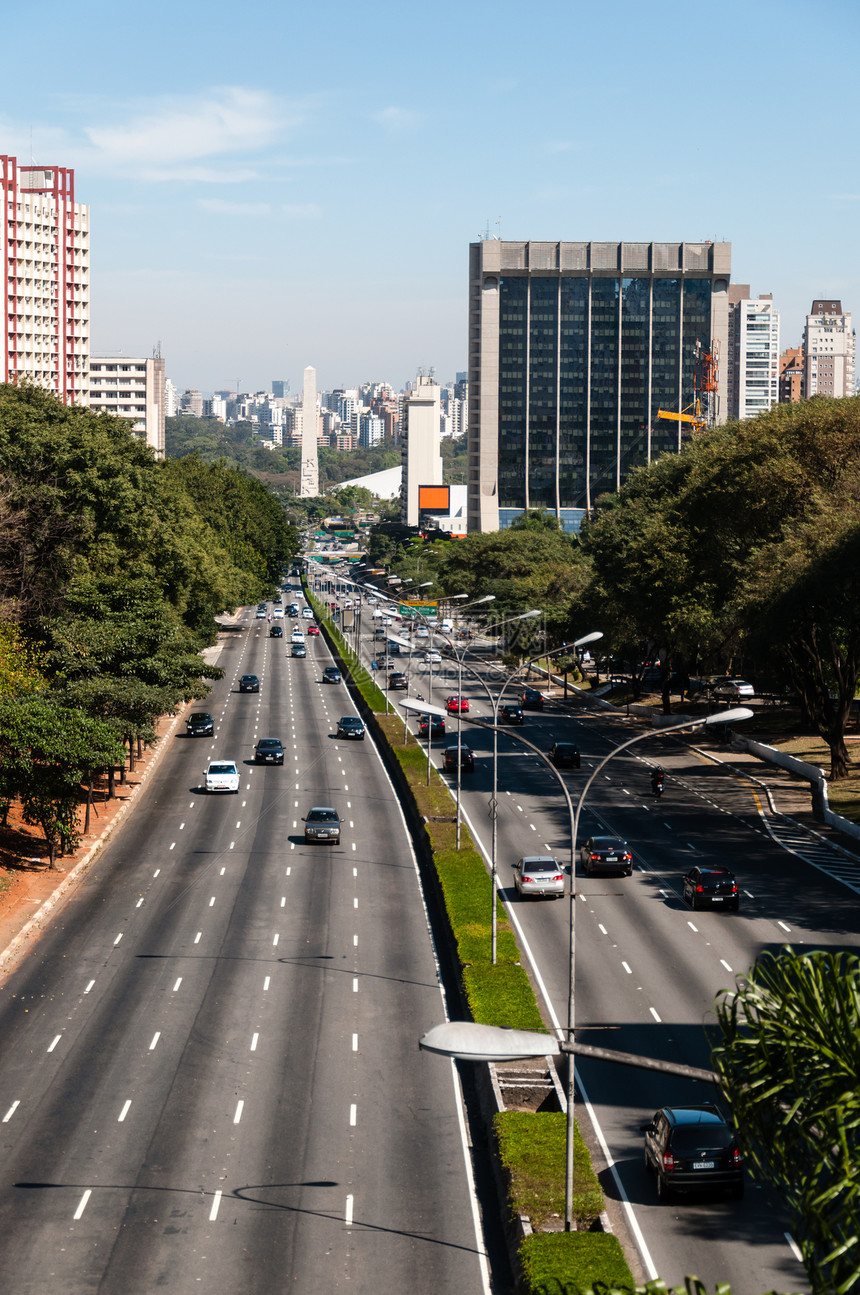 城市Saopaulo的交通渠道摩天大楼景观天空运动树木街道旅游建筑学公寓场景图片