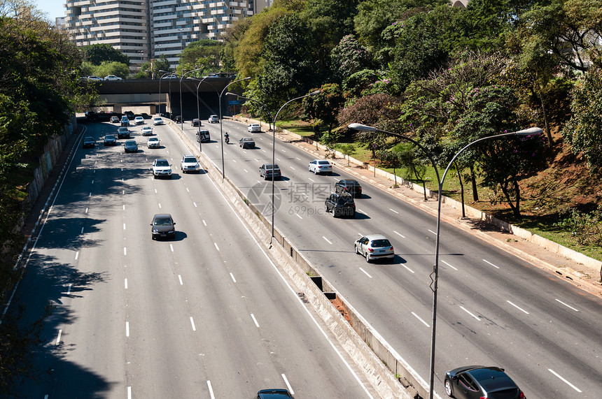 城市Saopaulo的交通渠道街道市中心公寓树木场景运动办公室建造公园建筑学图片