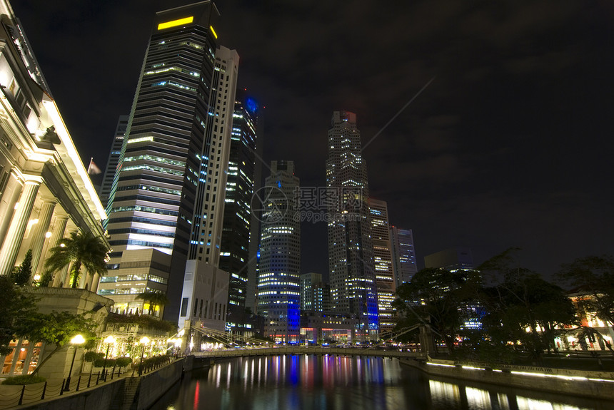 单数摩天大楼景观码头灯光城市办公室天空兴趣航海中心图片