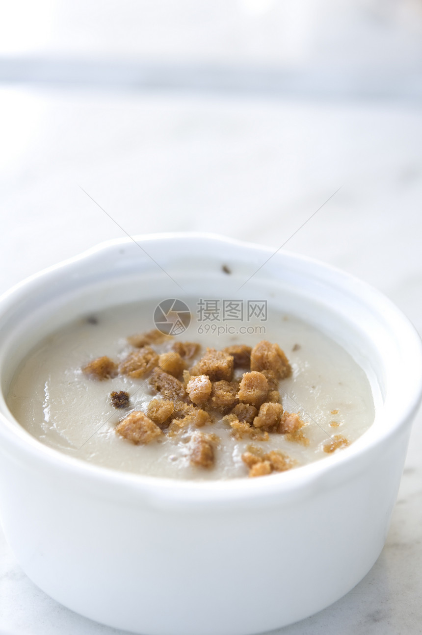 蘑菇汤厨房营养奶油美食烹饪饮食食物奶油状浓汤午餐图片