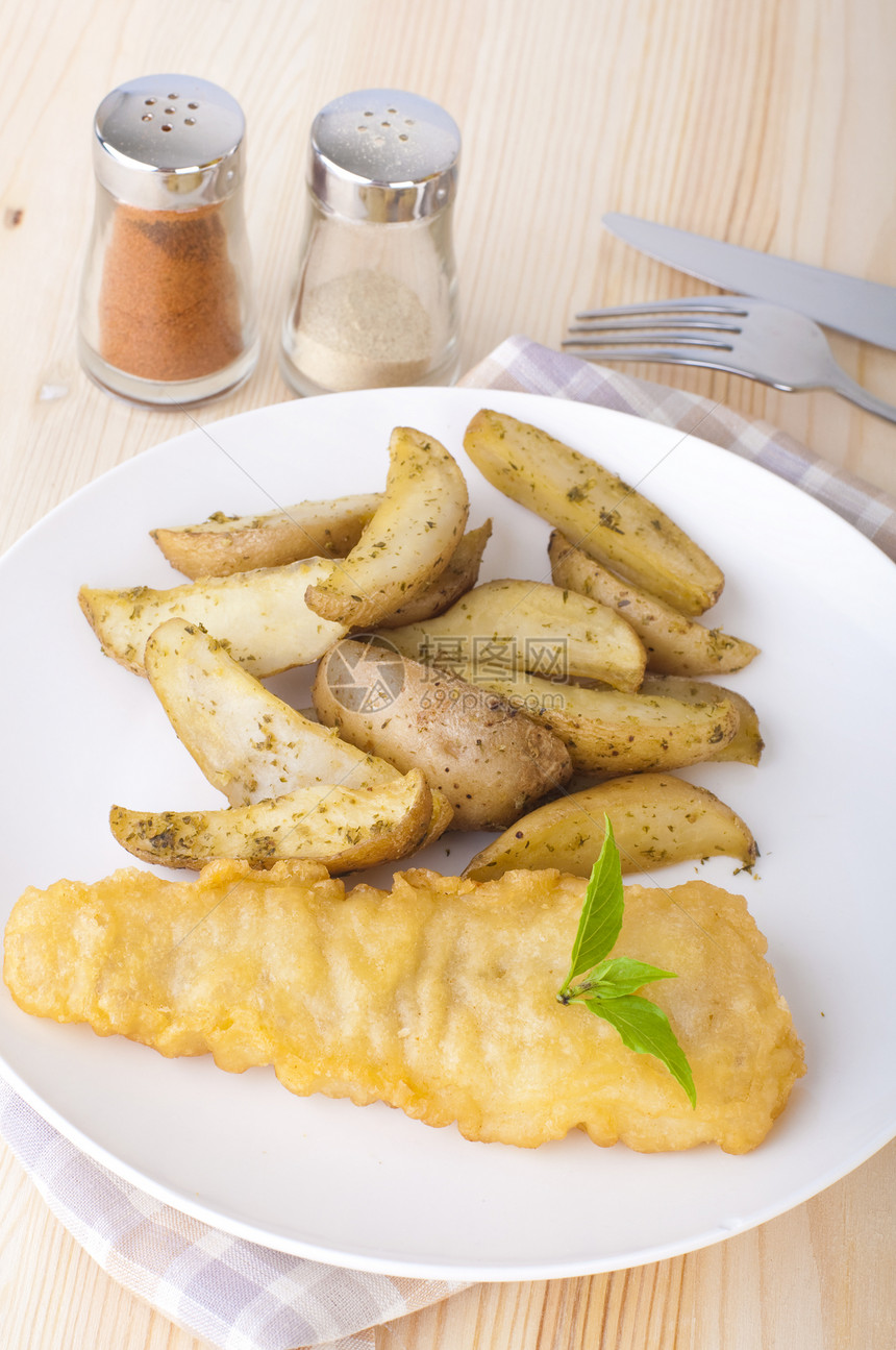 鱼和薯条黄色筹码课程食物美食柠檬海鲜鳕鱼鱼片土豆图片