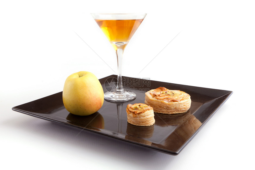 苹果派和饮料切片菠萝香草糕点果汁馅饼奇异果食谱柠檬鸡尾美食图片