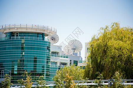 新闻频道大楼播送城市天线转播信号娱乐建筑学电视盘子收音机背景