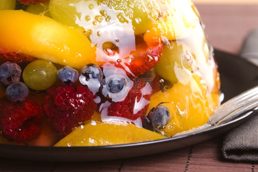 夏季贝里杰利泰瑞醋栗英语覆盆子明胶陶罐甜点食物水果食谱红色图片