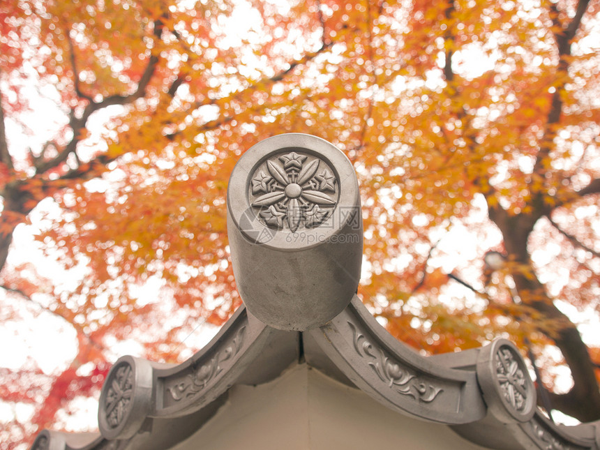 日本神庙屋顶的角落图片