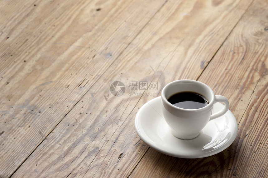 咖啡杯咖啡店茶托木头杯子黑色饮料桌子白色咖啡食物图片
