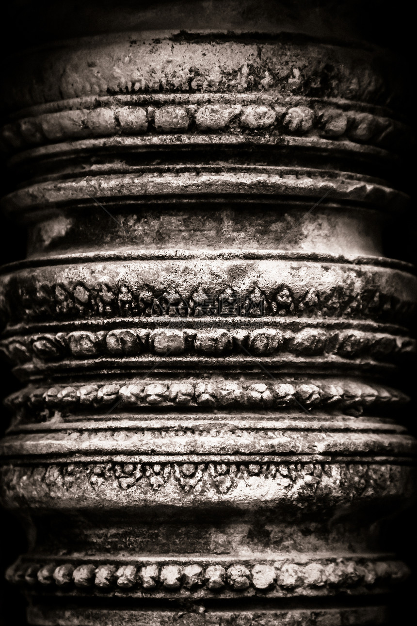 在吴哥尔河上的雕刻柱石头建筑建筑学旅行高棉语寺庙遗产砂岩信仰文化图片