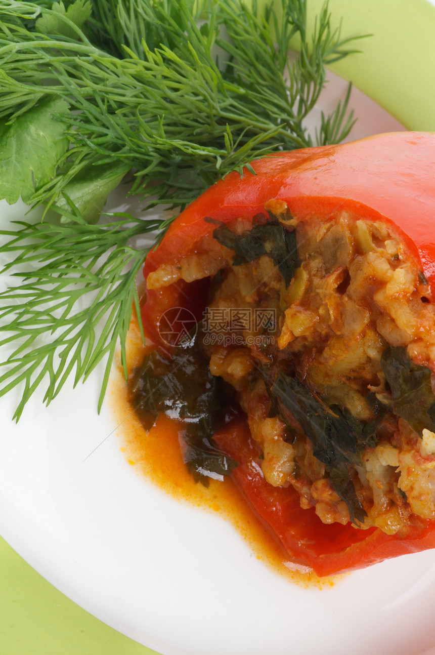红铃辣椒绿色健康饮食蔬菜香菜碎肉红色牛肉食物晚餐午餐图片