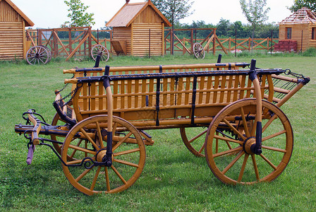 农场古老的旧木木制车背景图片