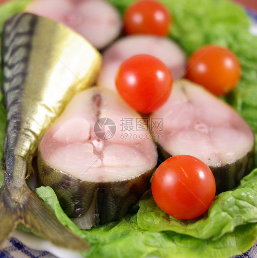 熏鳄鱼盘子小吃蔬菜美食油炸桌子腌鱼木头鱼片熏制图片