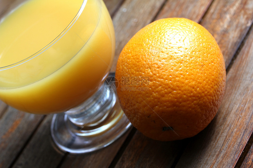 新鲜橙汁消化饮料水壶投手厨房玻璃橙子甜点食物果汁图片