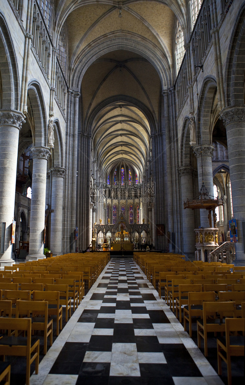 Ypres的圣马丁大教堂图片