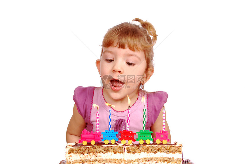 小女孩 生日蜡烛和蛋糕工作室拍摄图片