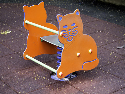 拽猫跷跷板滚动椅背景