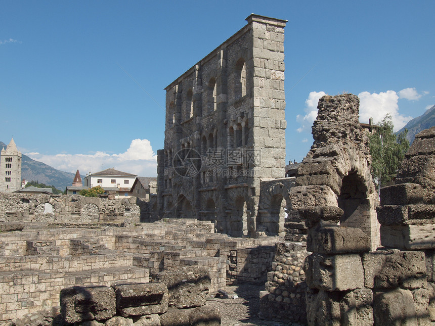 罗马戏剧Aosta考古学剧院纪念碑废墟建筑学艺术地标山脉山谷联盟图片