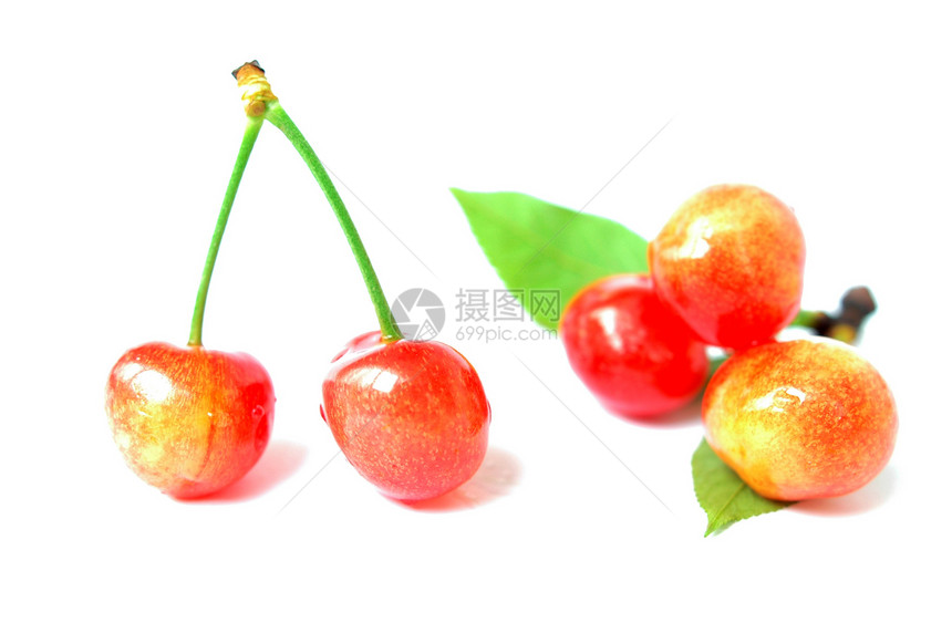 樱桃水果甜点白色美食宏观浆果食物营养红色绿色叶子图片