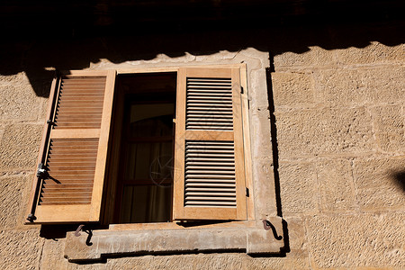 窗口 西班牙拉里奥哈高清图片