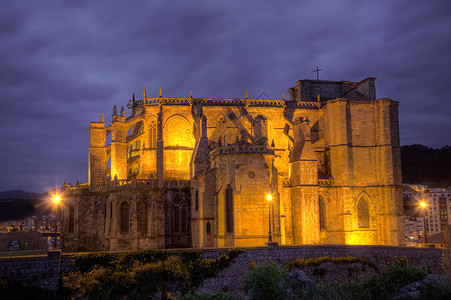 卡斯特罗乌尔迪亚莱斯教堂 西班牙坎塔布里亚遗产多云旅游路灯城市教会历史日落宗教村庄背景