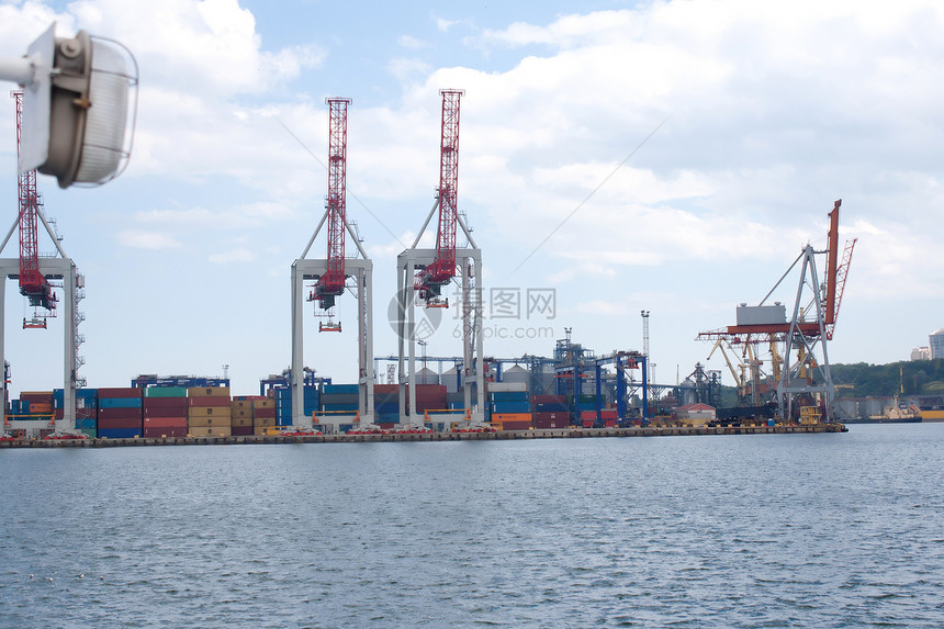 敖德萨海港码头货运团结船运阀门商业起重机进口机器海港图片