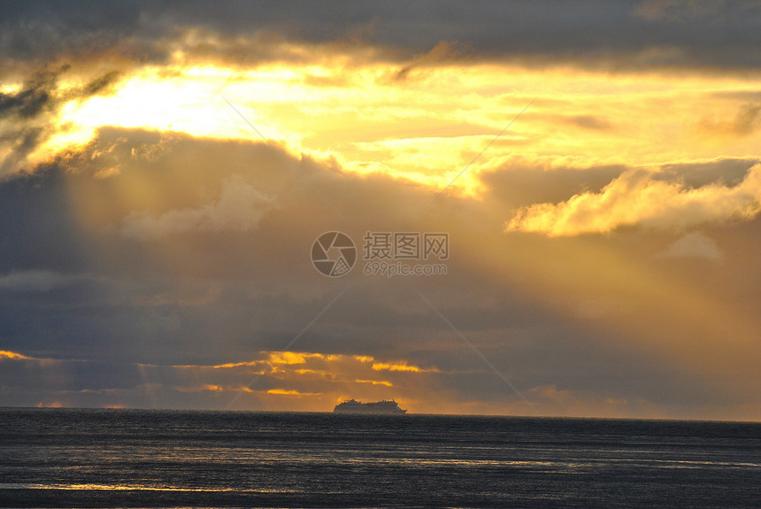 Lofoten 灯光日落海洋蓝天群岛阳光支撑图片