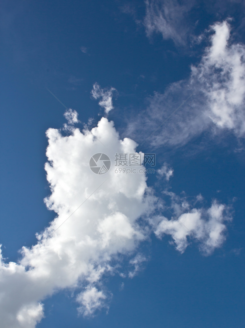 蓝天和蓝色天空气候自由场景天气晴天环境太阳云景天堂臭氧图片