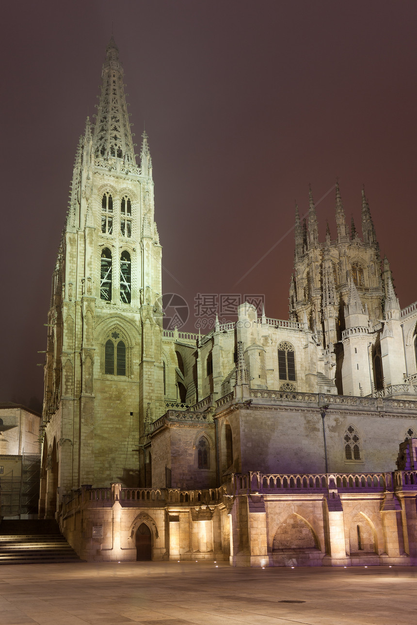 西班牙卡斯蒂利亚和里昂布尔戈斯大教堂夜幕降临日落圆顶城市照明旅游遗产楼梯历史旅行宗教图片