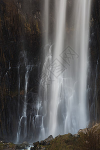 西班牙坎塔布里亚州阿松山瀑布瀑布旅行自然公园高清图片