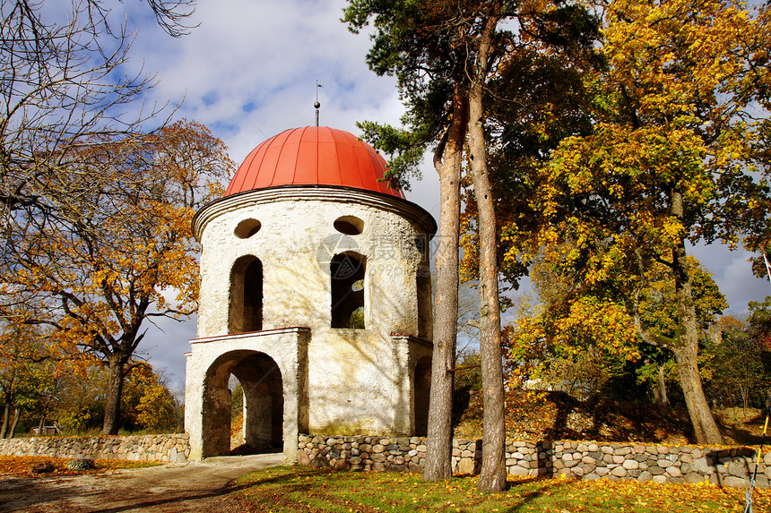 爱沙尼亚古老的庄园塔 Sutlema图片