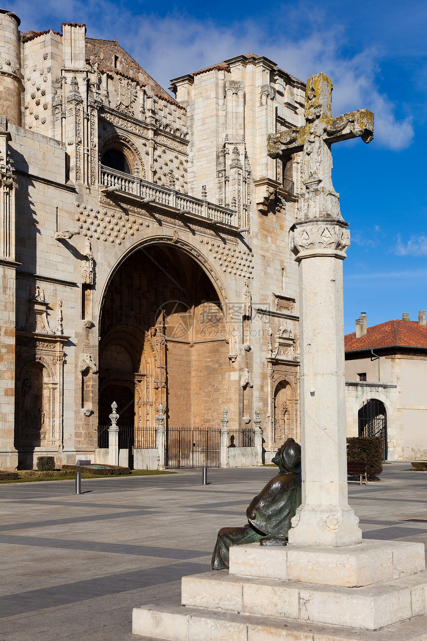 西班牙的San Marcos国有旅馆晴天建筑学雕塑雕像历史石头之路旅行旅游城市图片