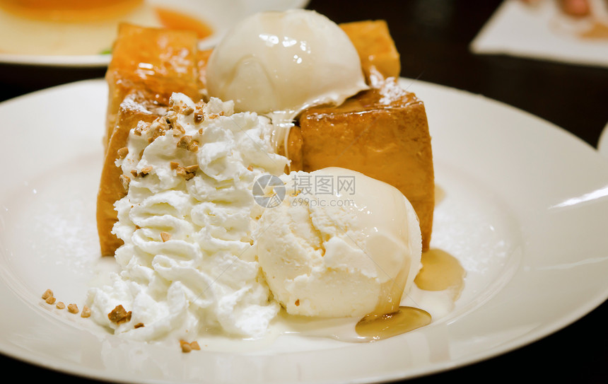 甜甜的沙漠蛋糕食物甜点蜂蜜花生盘子水果冰淇淋面包营养图片