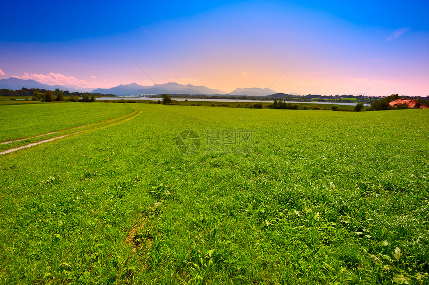 基姆西湖日落国家草地牧场场地日出高山蓝色季节农田图片