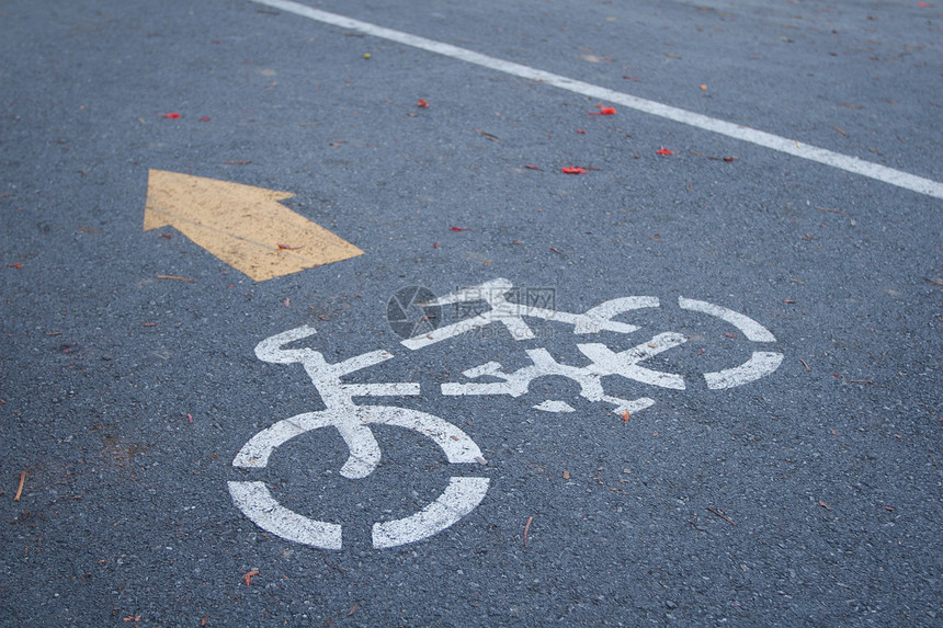 自行车路标运输灰色白色地面小路街道城市途径花园速度图片