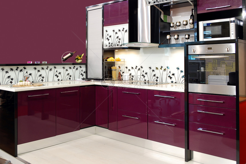 紫色厨房图片