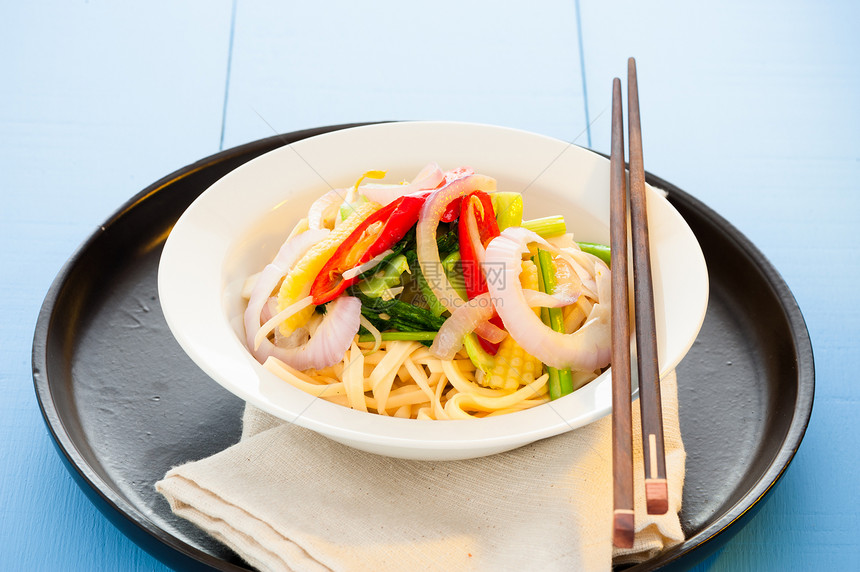 辣椒素面条筷子蔬菜洋葱油炸牡蛎盘子餐厅美食食物胡椒图片