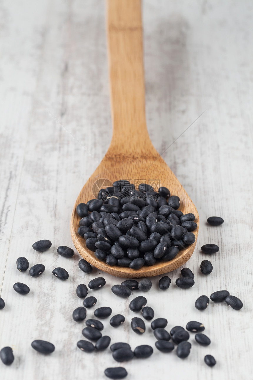黑豆维生素黑豆勺子生物饮食健康桌子食物豆子美食图片