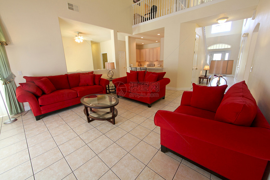 客厅扇子椅子休息室沙发厨房家庭红色长椅桌子地毯图片