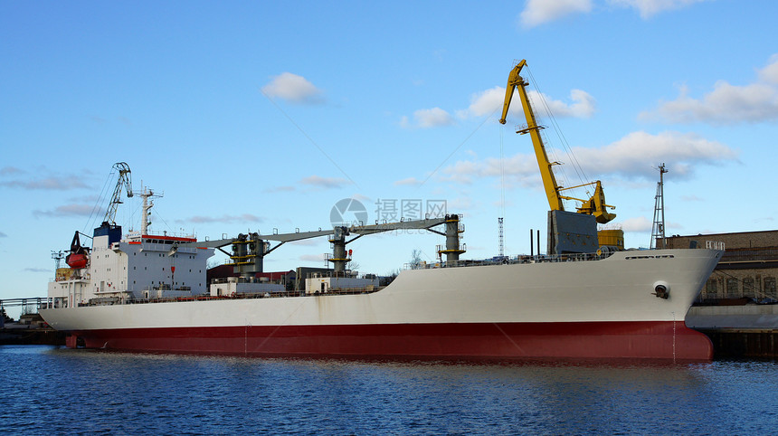 货物货船桅杆舰队港口起重机红色工艺运输商业工作船运图片