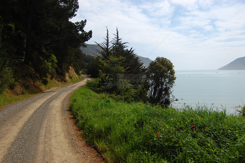 沿海岸的石状公路图片