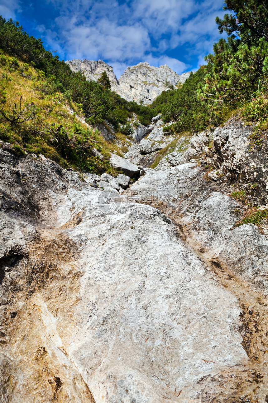 阿尔卑斯山的石头和石块图片