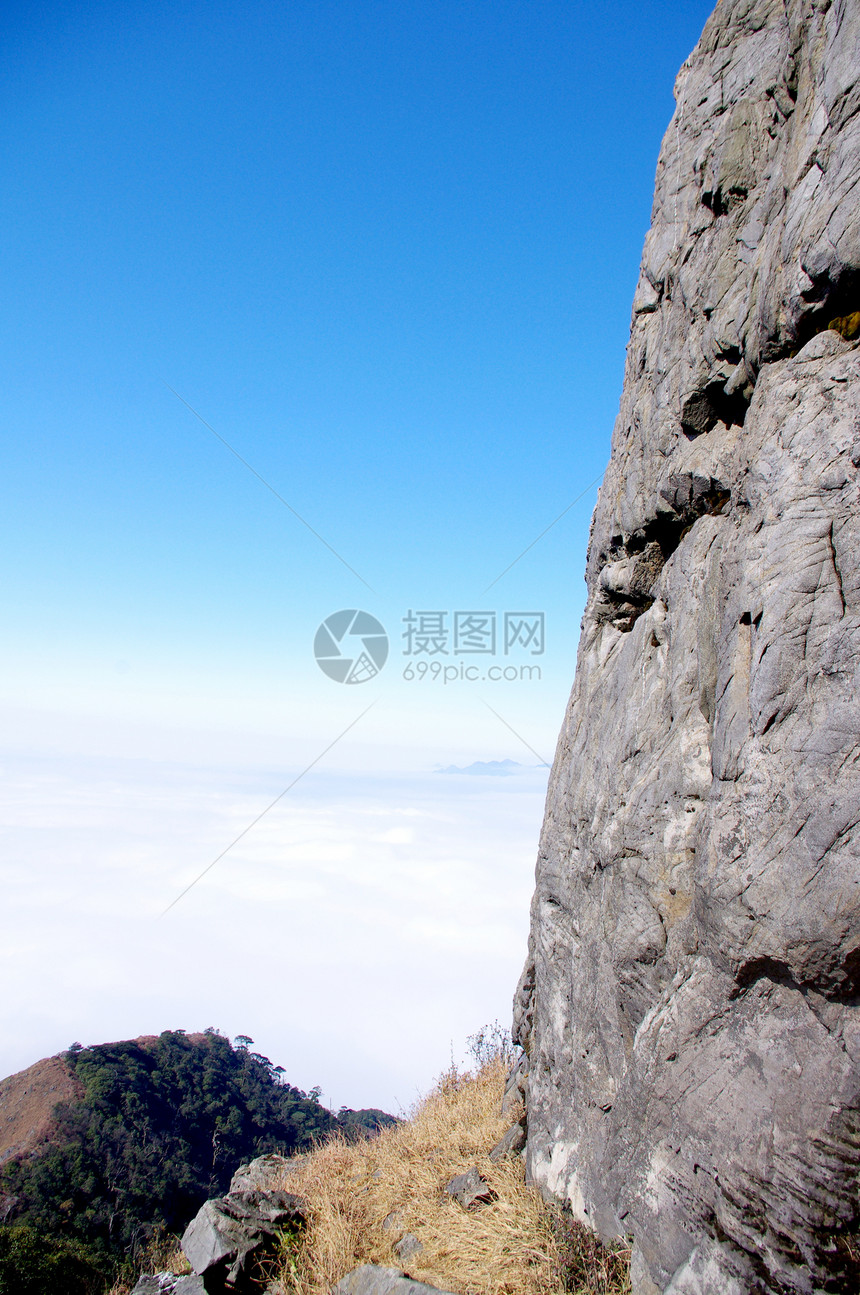 南中华山的云和岩石昆虫菊花竹子岛屿天空亚热带草原草地风景山脉图片