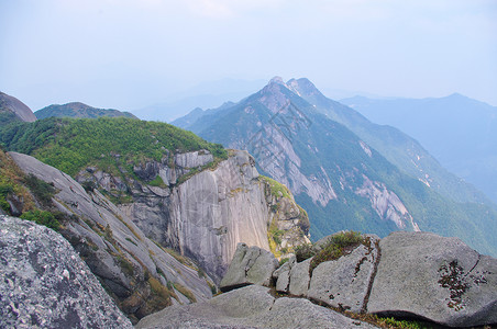 在中国南部山顶的伟大岩石高清图片