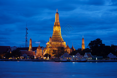 昭披耶曼谷日落时Wat Arun的黄昏景色景观寺庙佛教徒旅游地标吸引力高棉语宗教假期旅行背景