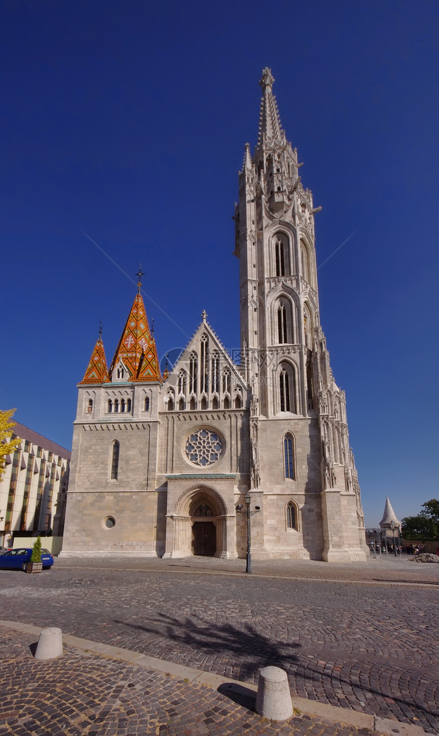 布达佩斯Matthias教堂首都城堡教会纪念碑上帝晴天历史地标蓝色天空图片
