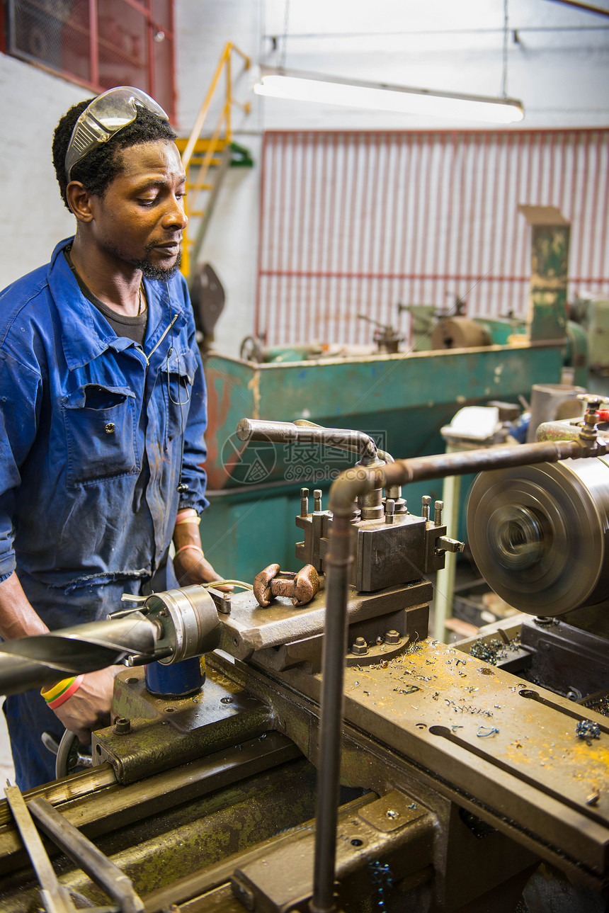 车间劳工机器工艺修理工男性成人技术员工人工程制造业劳动图片