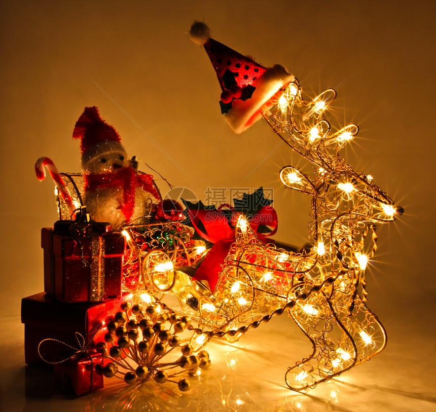 圣诞节装饰装饰品雪花季节庆典灯光派对星星红色礼物微光图片