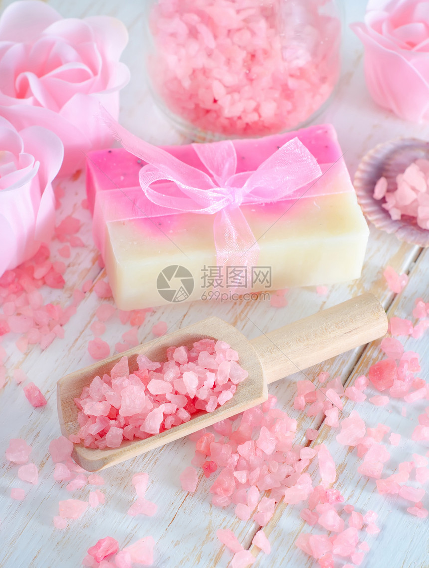 盐和肥皂玫瑰洗澡木头按摩毛巾香气疗法薰衣草工具冥想图片