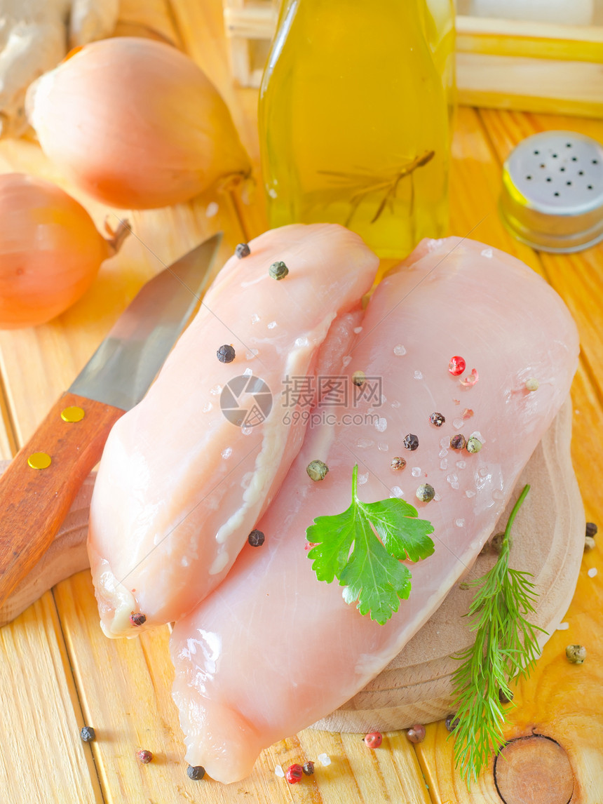 鸡片砧板桌布营养白肉胸部调味品木头胡椒草药迷迭香图片