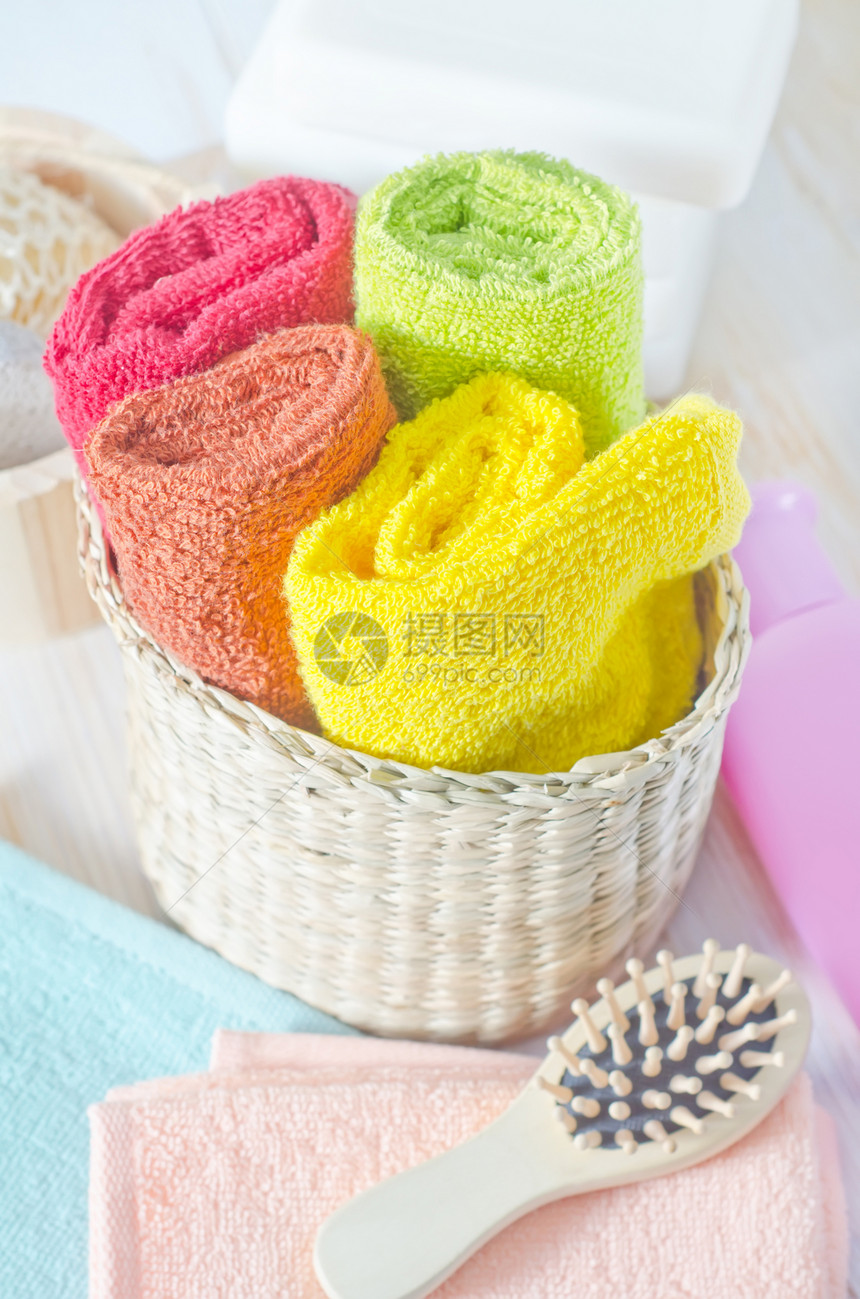 彩色毛巾液体奶油梳子塑料配件发型瓶子理发师尖齿产品图片