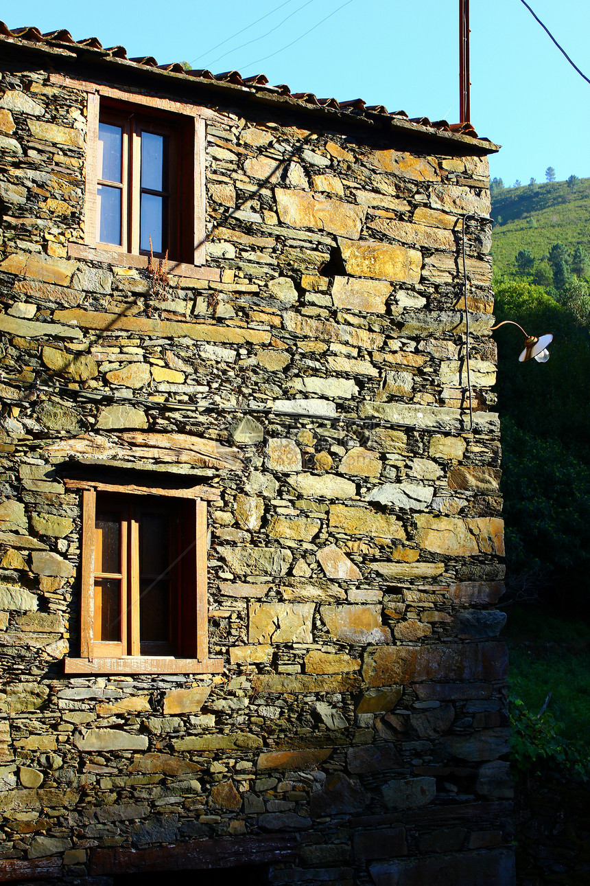 一栋古老的洗手间窗户文化村庄风光旅行全景旅游风景房子片岩图片