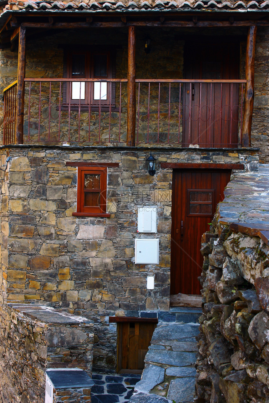 一栋古老的洗手间石屋页岩岩石名胜窗户历史田园房子村庄旅游图片